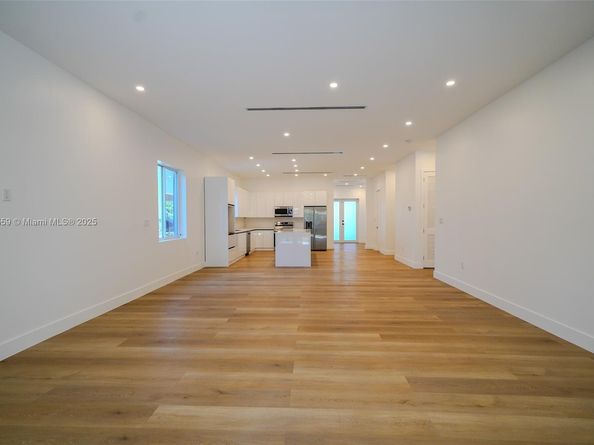 112 NW 24th Ct, Miami FL 33125