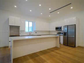 112 NW 24th Ct, Miami FL 33125
