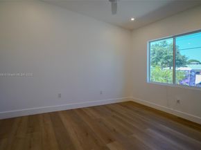 112 NW 24th Ct, Miami FL 33125