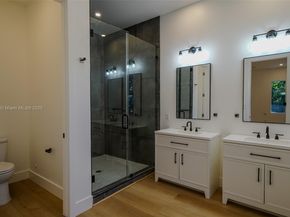 112 NW 24th Ct, Miami FL 33125