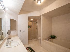 1000 W Island Blvd 2906, Aventura FL 33160