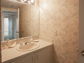 1000 W Island Blvd 2906, Aventura FL 33160