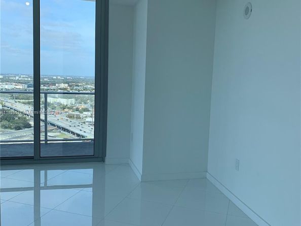 851 NE 1st Ave 2702, Miami FL 33132