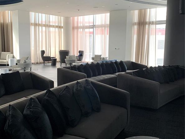 851 NE 1st Ave 2702, Miami FL 33132