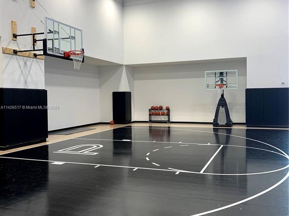 851 NE 1st Ave 2702, Miami FL 33132