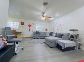 5721 SW 54th Ter, Davie FL 33314