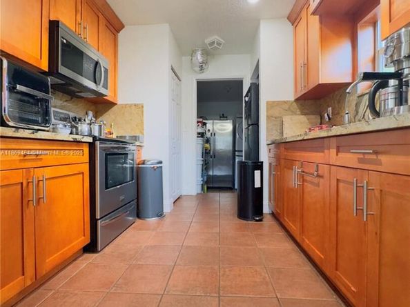 5721 SW 54th Ter, Davie FL 33314