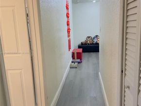 5721 SW 54th Ter, Davie FL 33314