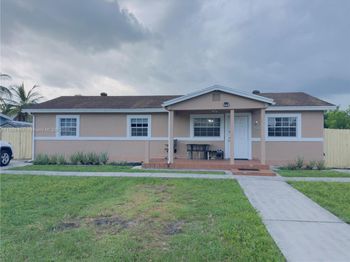 5721 SW 54th Ter