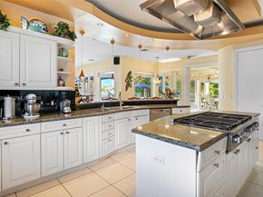 1047 S Southlake Dr, Hollywood FL 33019