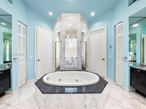 1047 S Southlake Dr, Hollywood FL 33019