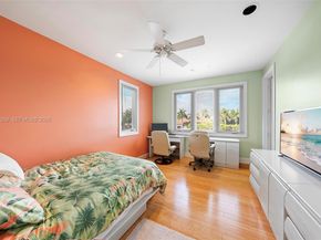 1047 S Southlake Dr, Hollywood FL 33019