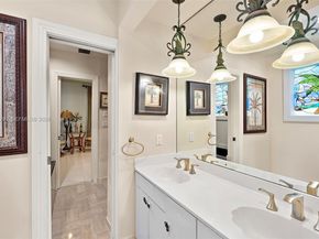 1047 S Southlake Dr, Hollywood FL 33019
