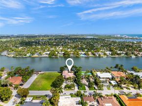 1047 S Southlake Dr, Hollywood FL 33019