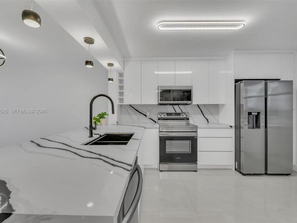 2601 N Nob Hill Rd 407, Sunrise FL 33322