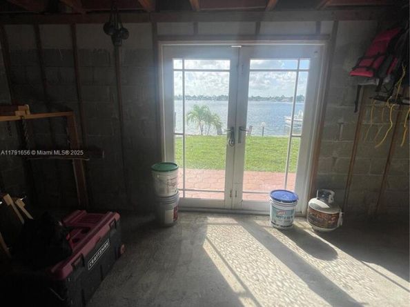 17501 NW 85th Ave, Hialeah FL 33015