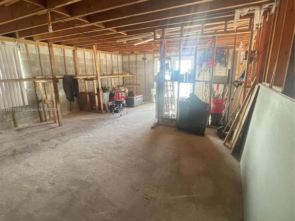 17501 NW 85th Ave, Hialeah FL 33015