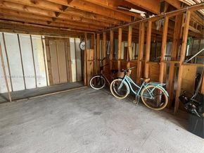 17501 NW 85th Ave, Hialeah FL 33015