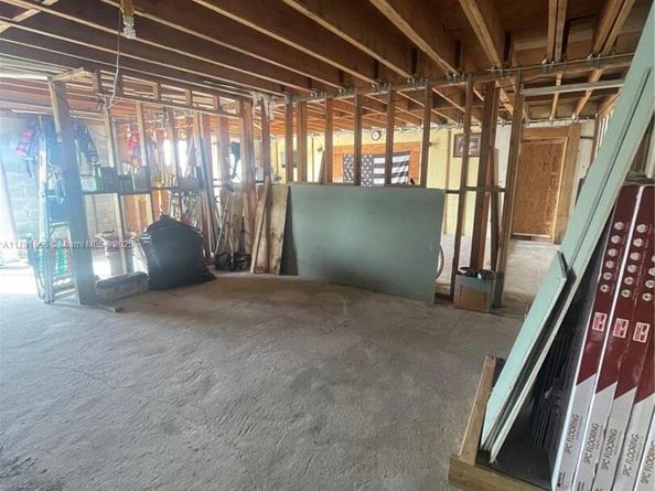 17501 NW 85th Ave, Hialeah FL 33015