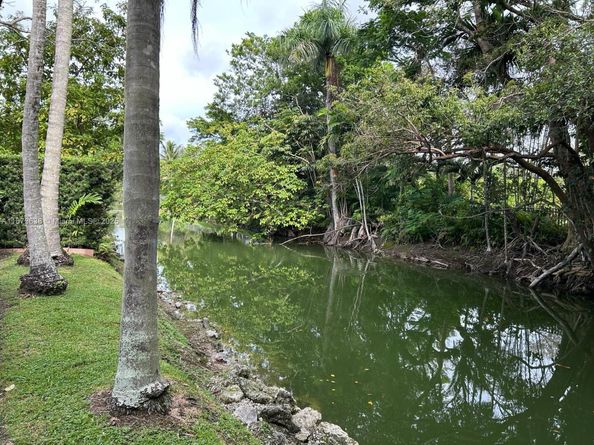 10261 SW 109th St, Miami FL 33176