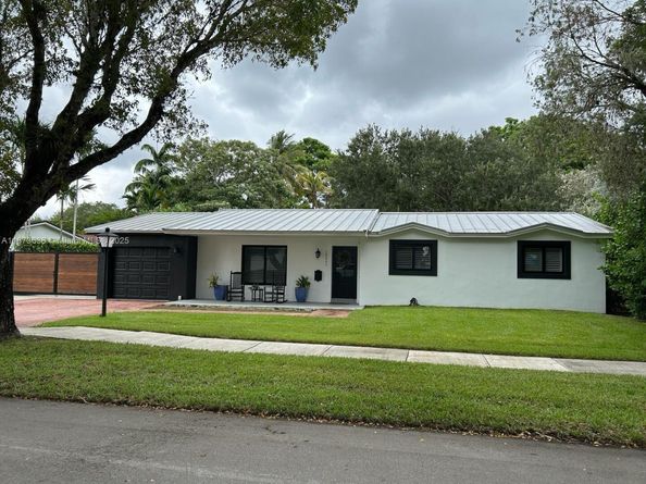 10261 SW 109th St, Miami FL 33176