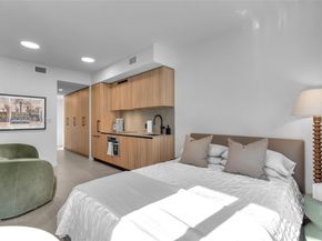 121 NE 5th St 912B, Miami FL 33132