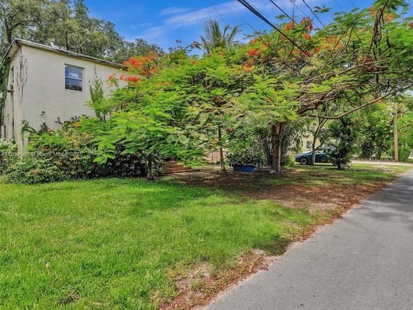 3210 E Elizabeth St, Miami FL 33133