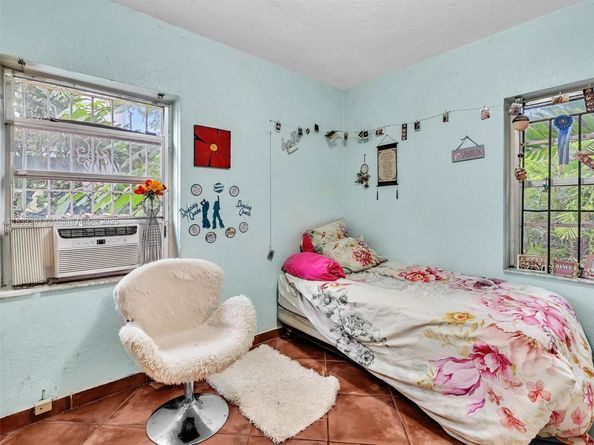3210 E Elizabeth St, Miami FL 33133