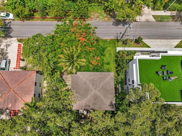 3210 E Elizabeth St, Miami FL 33133