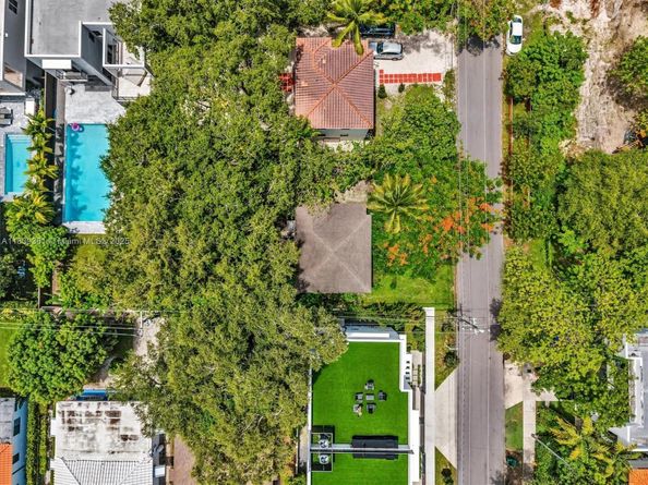 3210 E Elizabeth St, Miami FL 33133