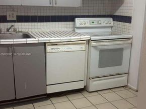 7910 N Colony Cir N 101, Tamarac FL 33321