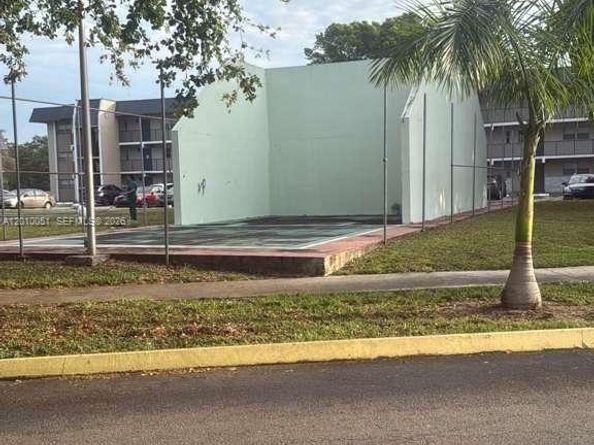 7910 N Colony Cir N 101, Tamarac FL 33321