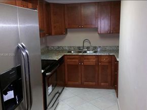 1975 Normandy Dr 206, Miami Beach FL 33141