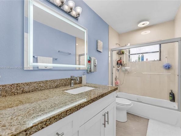 1820 N 27th Ave, Hollywood FL 33020
