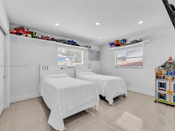 1820 N 27th Ave, Hollywood FL 33020