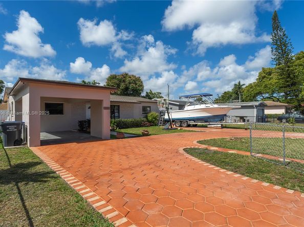 1820 N 27th Ave, Hollywood FL 33020