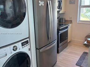 2889 Mcfarlane Rd 1001, Miami FL 33133