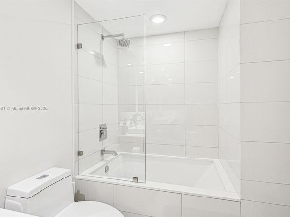 1300 S Miami Ave 2404, Miami FL 33130