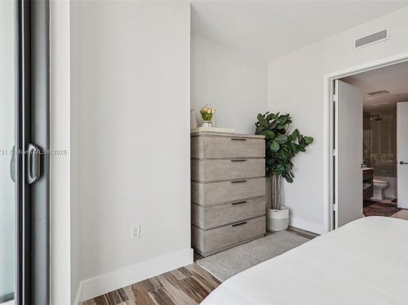 1300 S Miami Ave 2404, Miami FL 33130