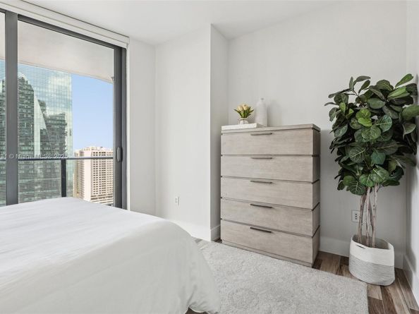 1300 S Miami Ave 2404, Miami FL 33130