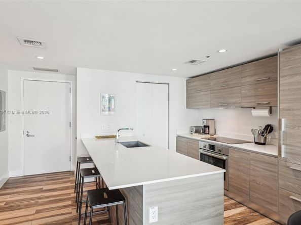 1300 S Miami Ave 2404, Miami FL 33130