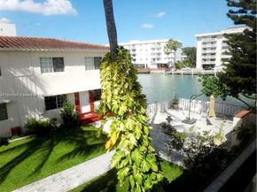 1201 Marseille Dr 17, Miami Beach FL 33141
