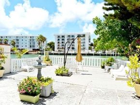 1201 Marseille Dr 17, Miami Beach FL 33141