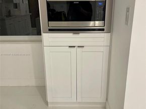 1201 Marseille Dr 17, Miami Beach FL 33141