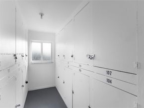 701 NE 1st Ct 209, Hallandale Beach FL 33009