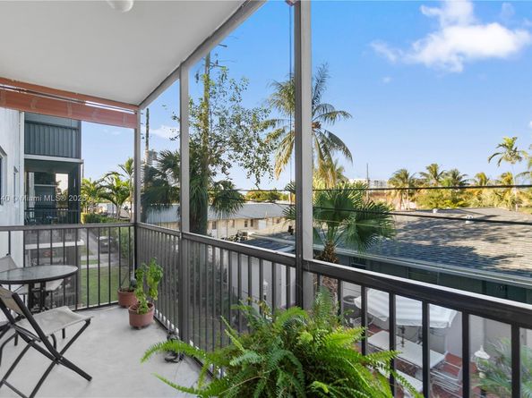 701 NE 1st Ct 209, Hallandale Beach FL 33009