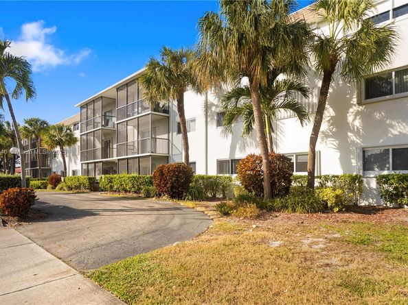 701 NE 1st Ct 209, Hallandale Beach FL 33009