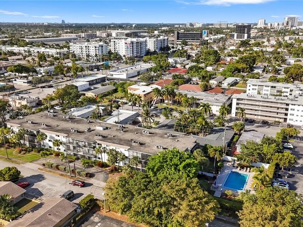 701 NE 1st Ct 209, Hallandale Beach FL 33009