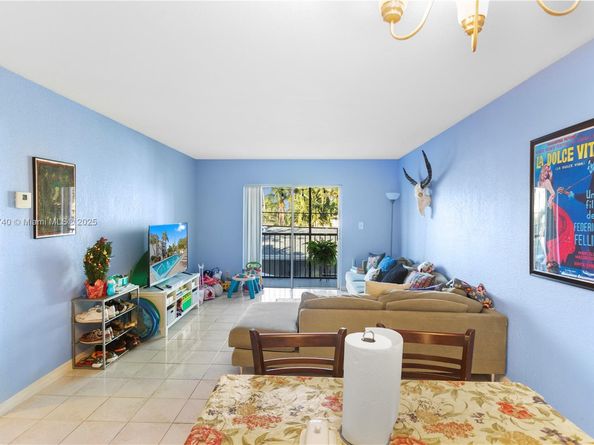 701 NE 1st Ct 209, Hallandale Beach FL 33009