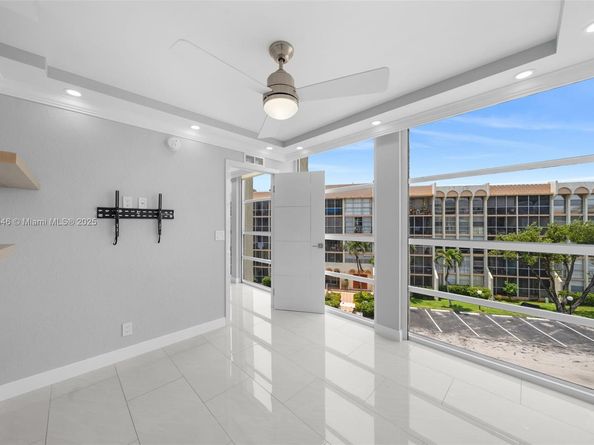 701 Three Islands Blvd 411, Hallandale Beach FL 33009